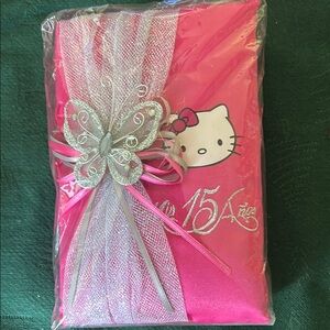 Hello Kitty Quinceañera Pink Bible